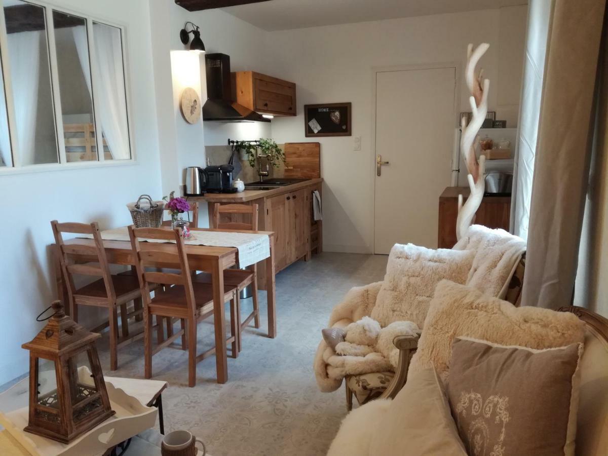 Manoir De La Guignardiere - Charme Et Douceur Chavagne Exterior foto