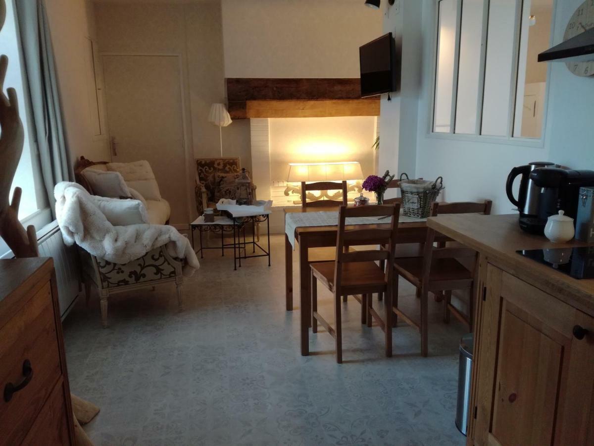 Manoir De La Guignardiere - Charme Et Douceur Chavagne Exterior foto